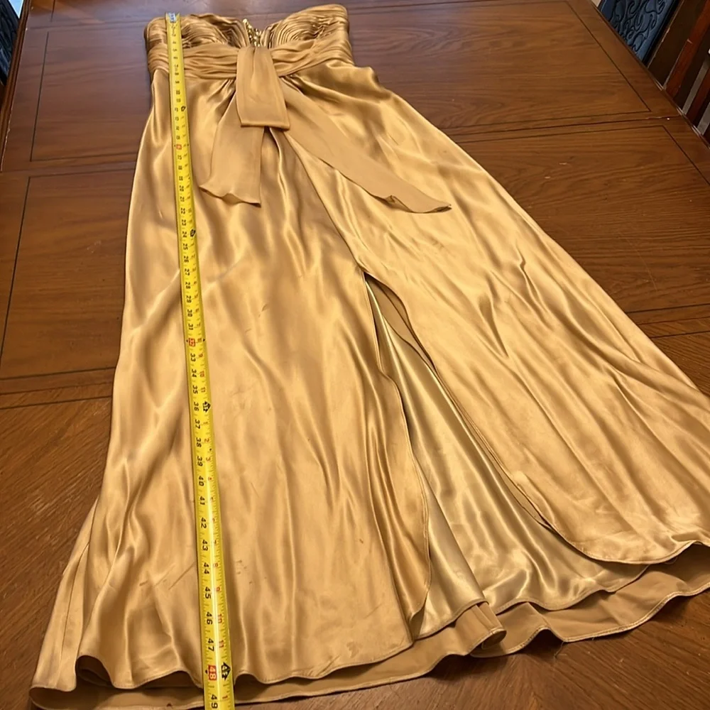 COPY - Gold Glamour Prom Dress with Elegant Design - Picture 11 of 16
